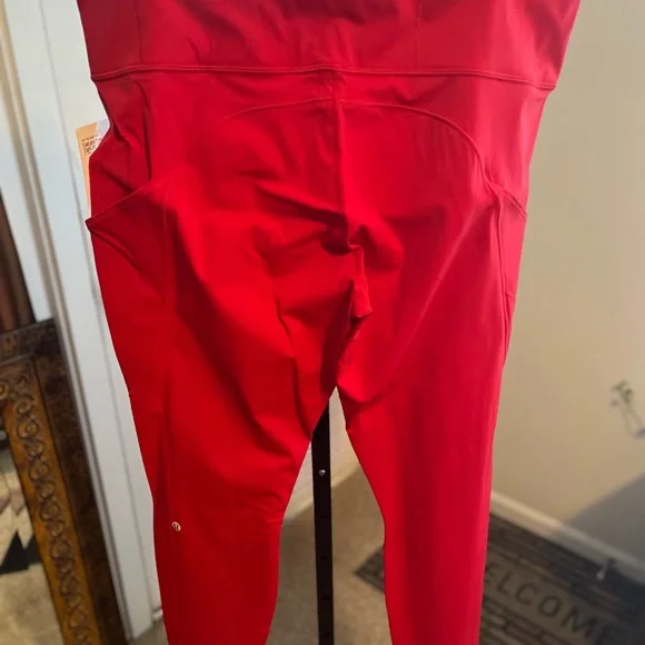 LULULEMON NWT AUTHENTIC FAST FREE WEIGHTLESS NULUX FABRIC RED LEGGINGS - Picture 14 of 16